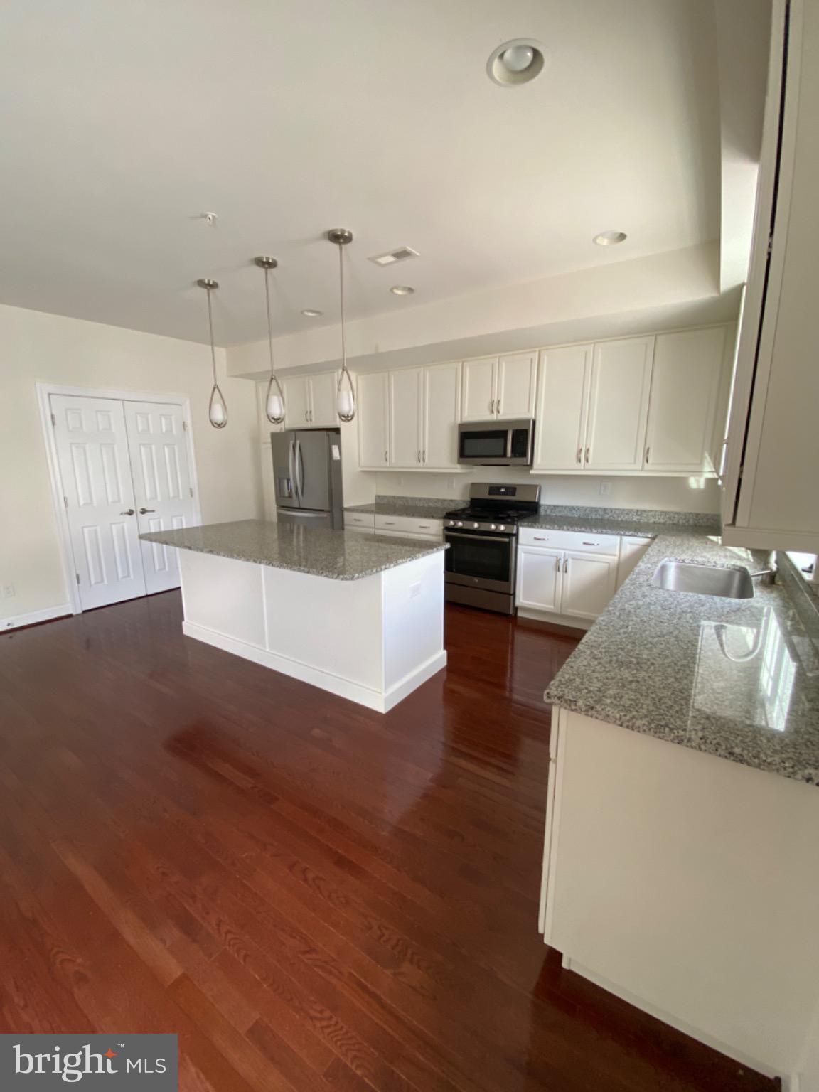 310 E BARNARD STREET