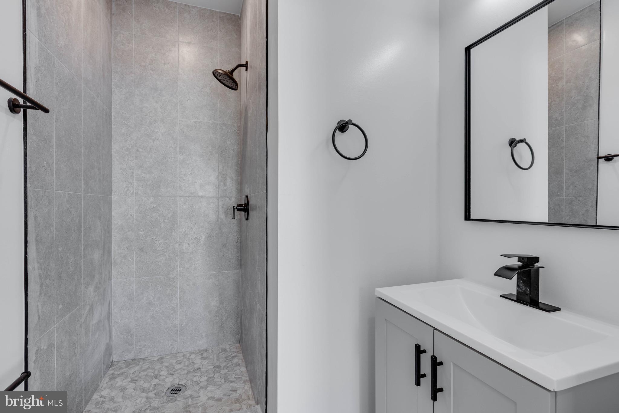 MANTUA - Residential Lease