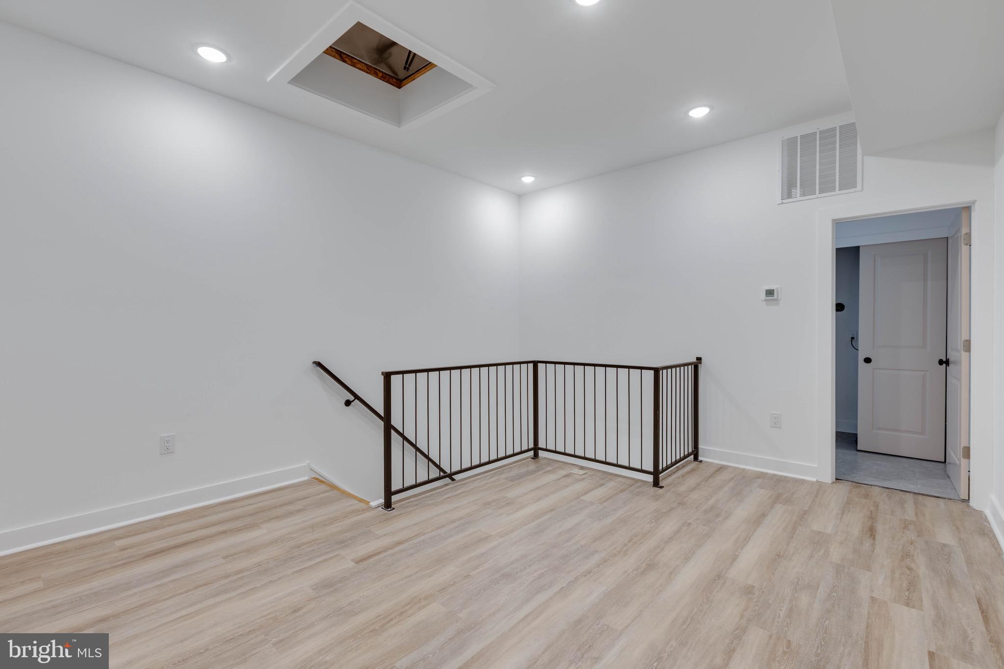 MANTUA - Residential Lease