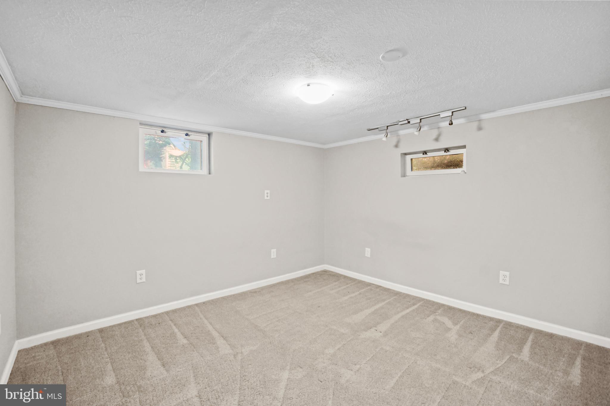 SOMERSET COURT LA PLATA - Residential