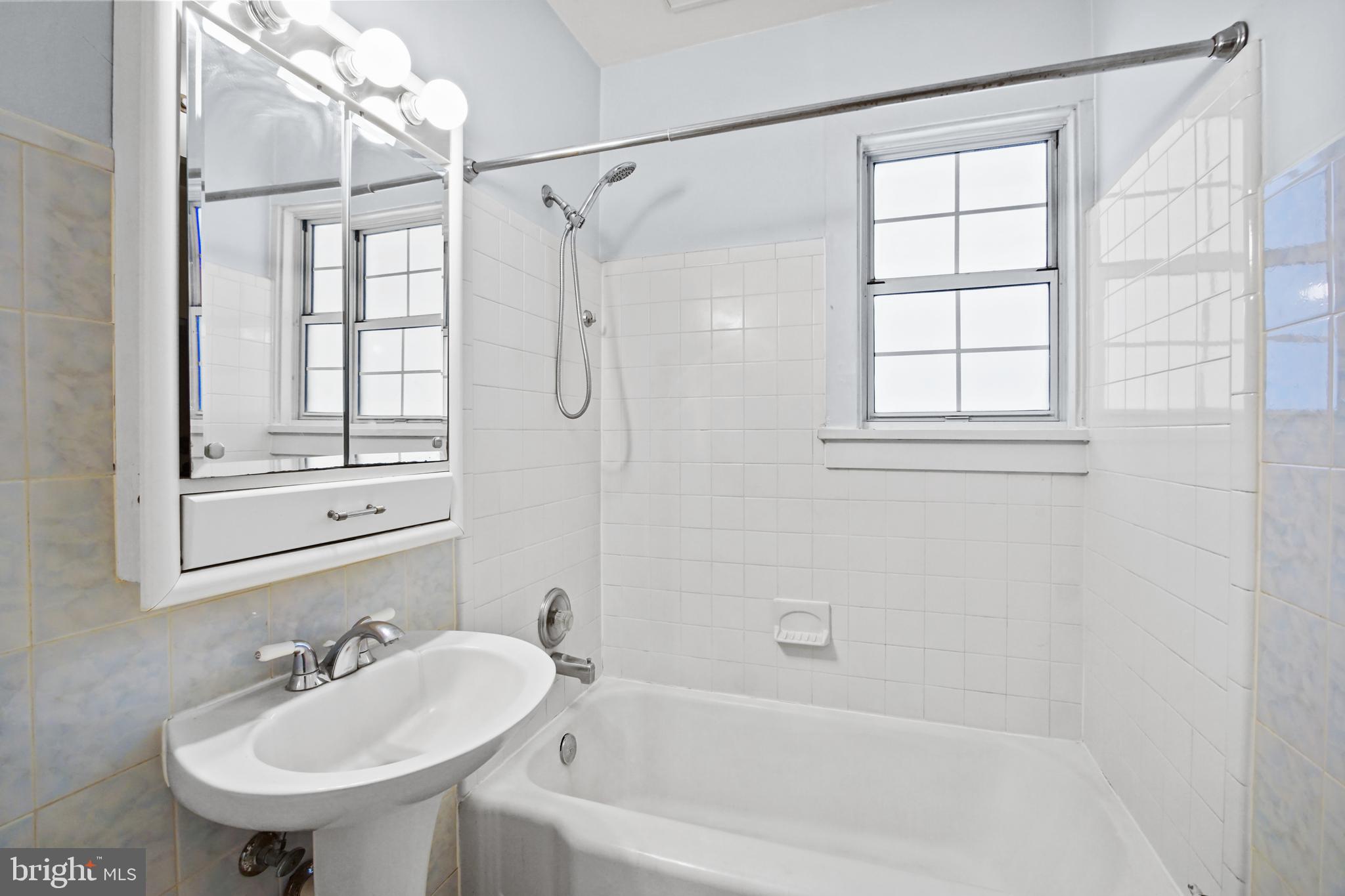 SOMERSET COURT LA PLATA - Residential