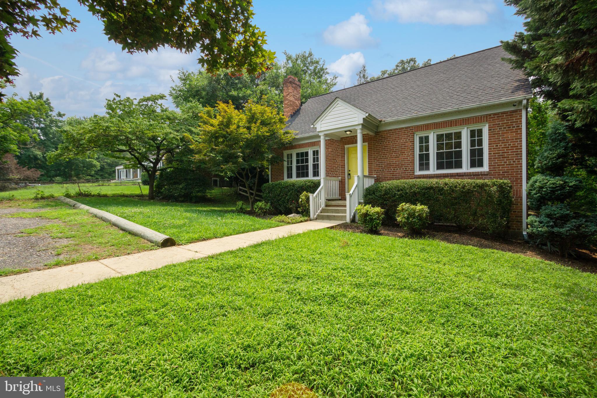 SOMERSET COURT LA PLATA - Residential