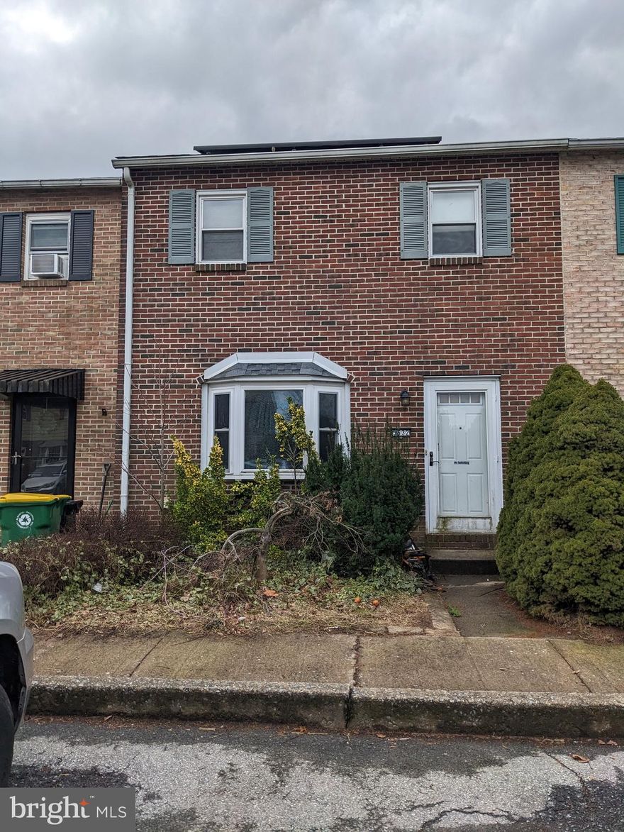 3Br 1.5 bath townhome close to shopping , employment and entertainment.  convenient to everything!  Property backs-up to a golf course.     Spacious lower level family room  plus  a work area and basement exit.   Solar electric system  makes this property ideal.  Sold "as is" . Needs TLC.   Investors welcome.