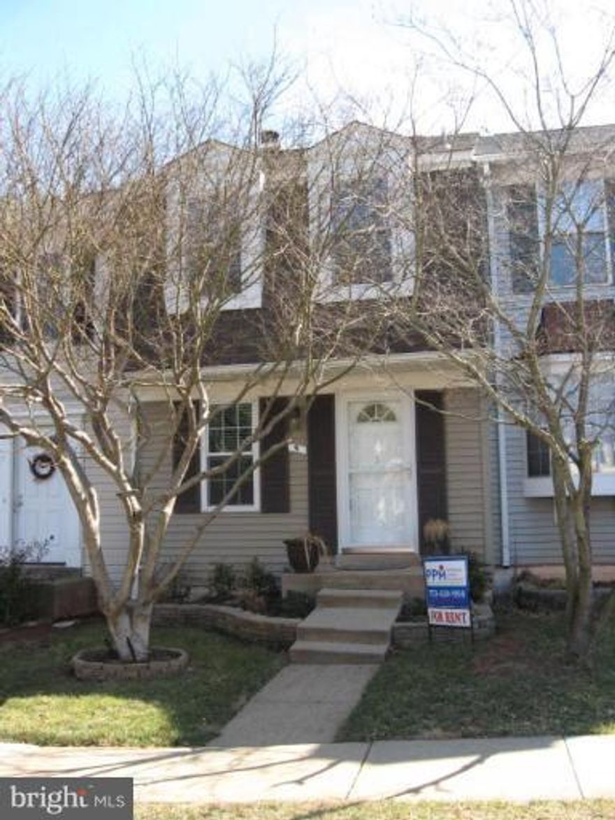 Charming 2 Bedroom/2 Full Bath/1Fireplace Townhome in sought after Countryside!  Urgraded Kitchen & Appliances. Hardwoods on the Main Level.  Nicely Landscaped Back yard with Flagstone Patio and Newer Fencing with Storage Shed. Fully Finished Lower Level with Full Bath and Basement Storage Closet. Excellent Location, close to schools,shopping...etc.  Please give Nice Tenants One Hour Notice!!