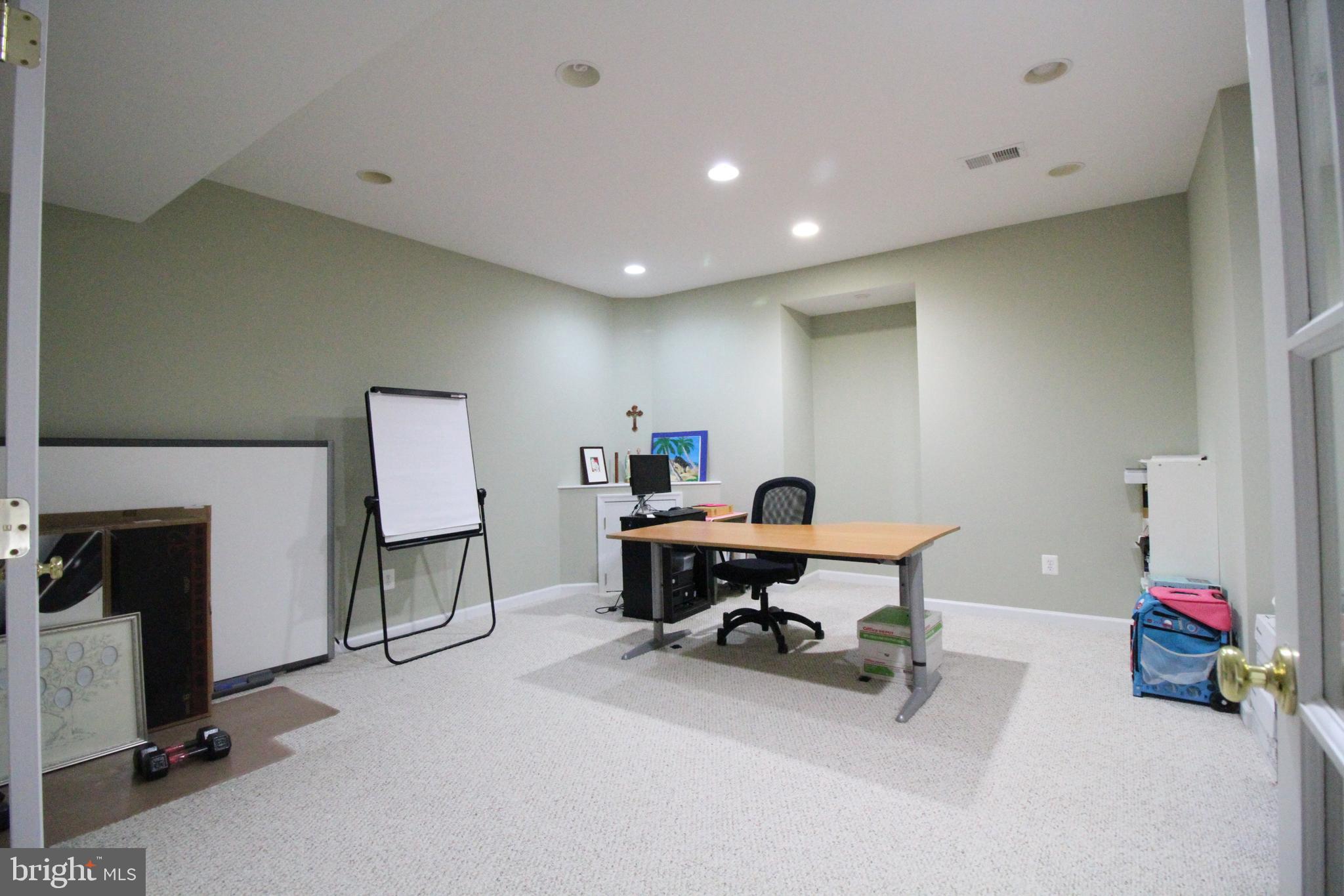 BELMONT COUNTRY CLUB - Residential Lease