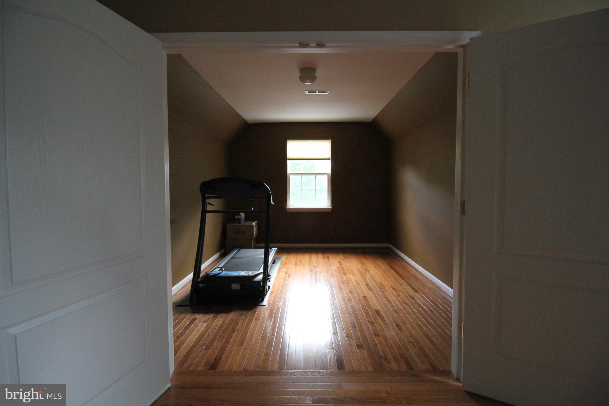 BELMONT COUNTRY CLUB - Residential Lease