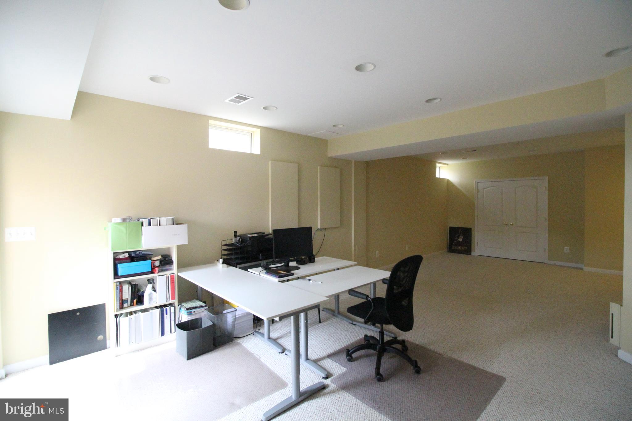 BELMONT COUNTRY CLUB - Residential Lease