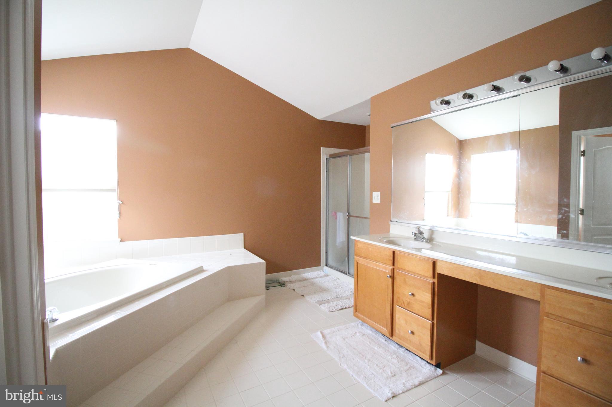 BELMONT COUNTRY CLUB - Residential Lease