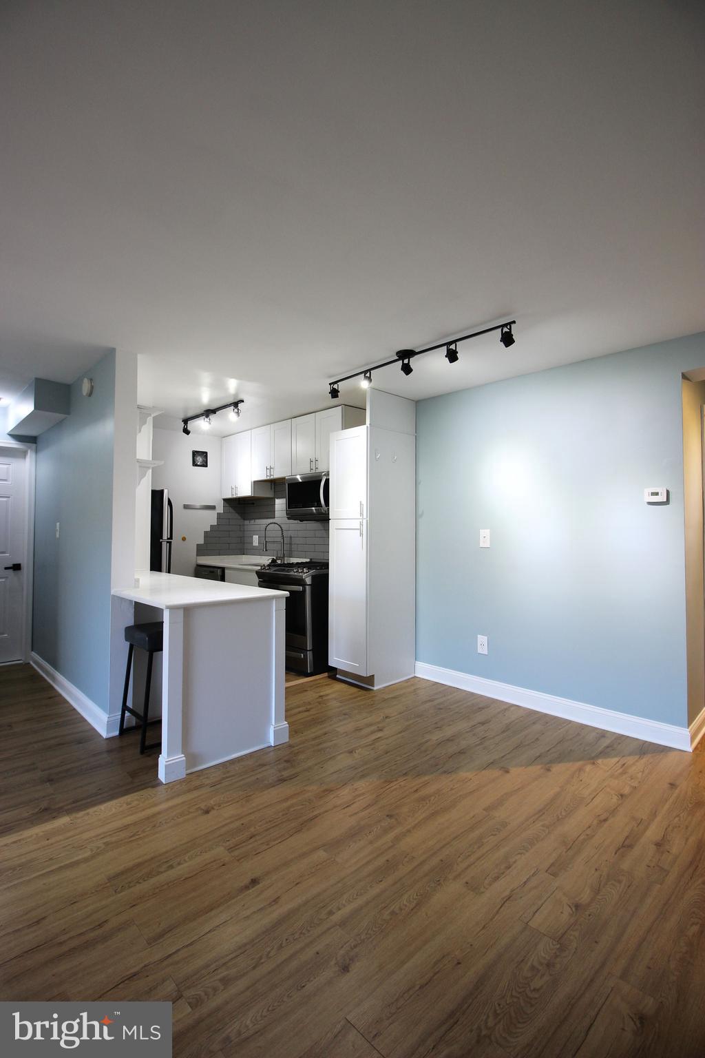 1931 N CLEVELAND STREET 302