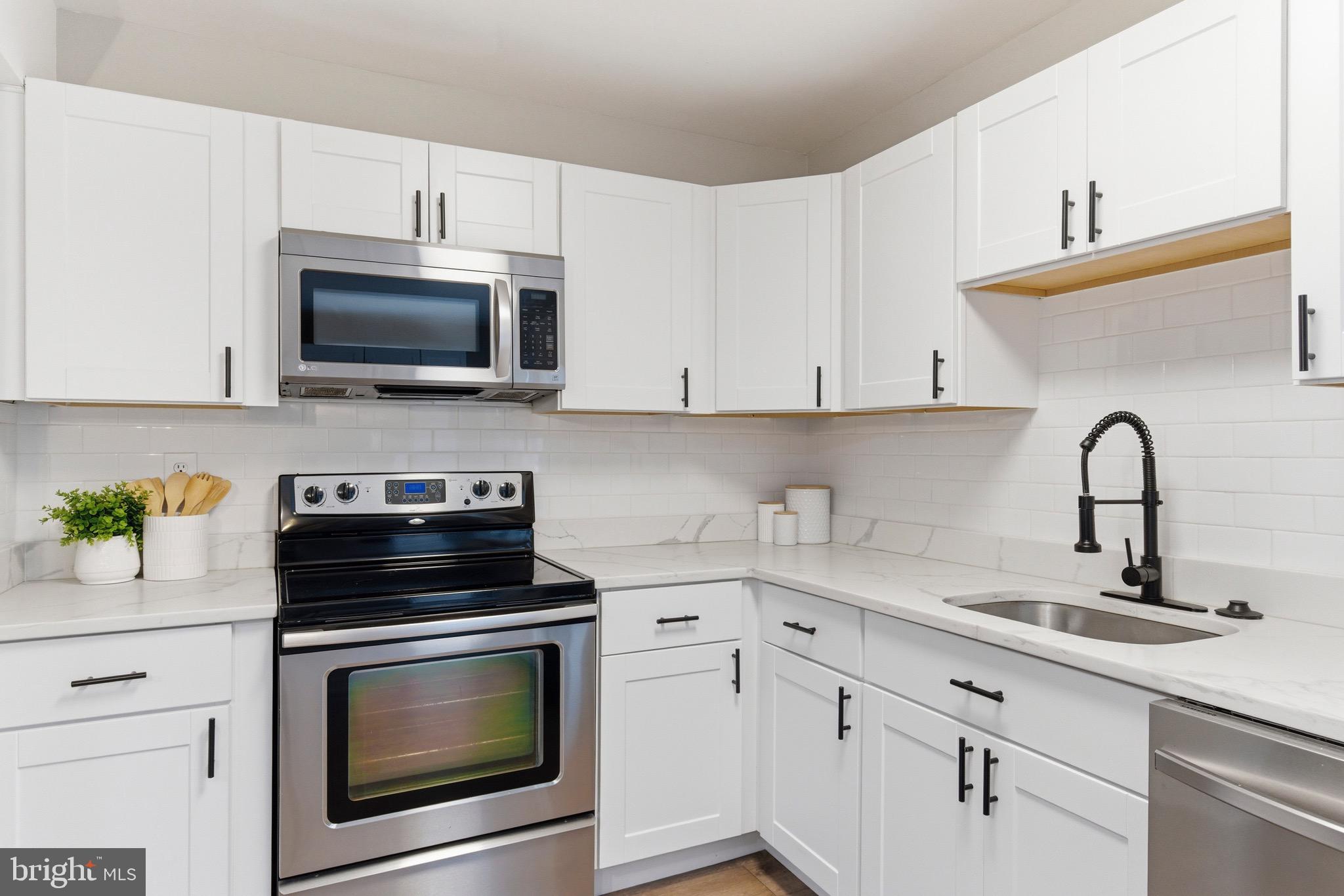 KENWOOD PARK - Residential