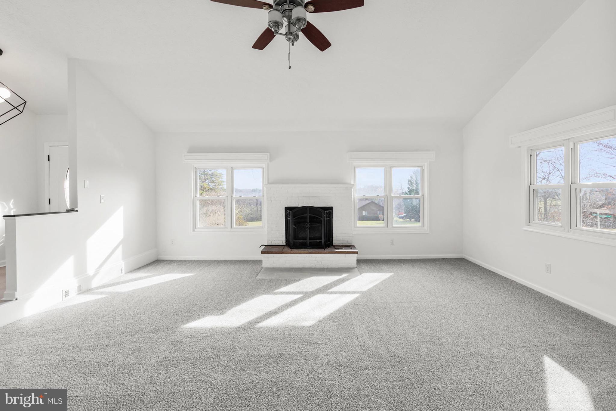 LAKE HOLIDAY ESTATES - Residential