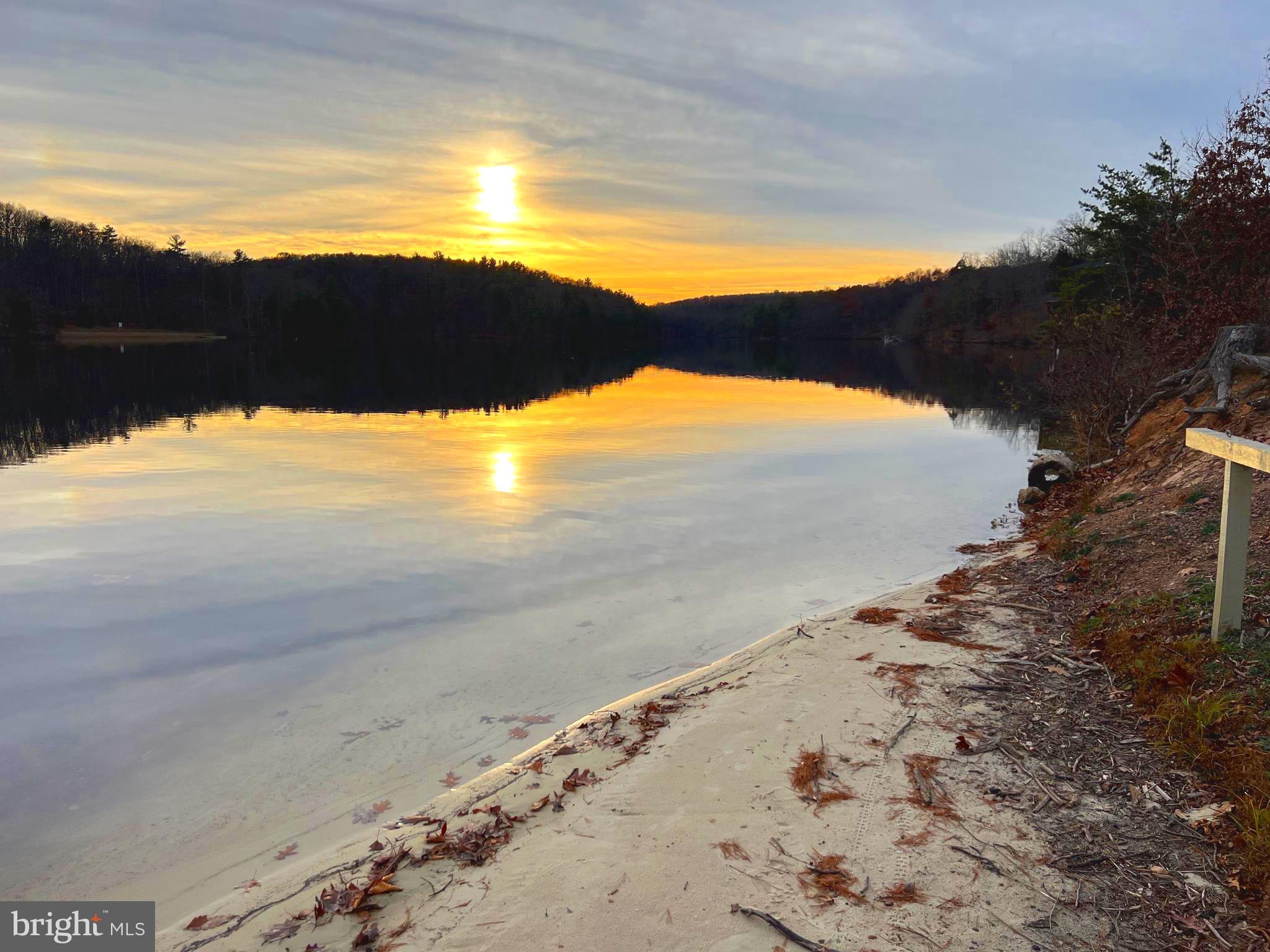 LAKE HOLIDAY ESTATES - Residential