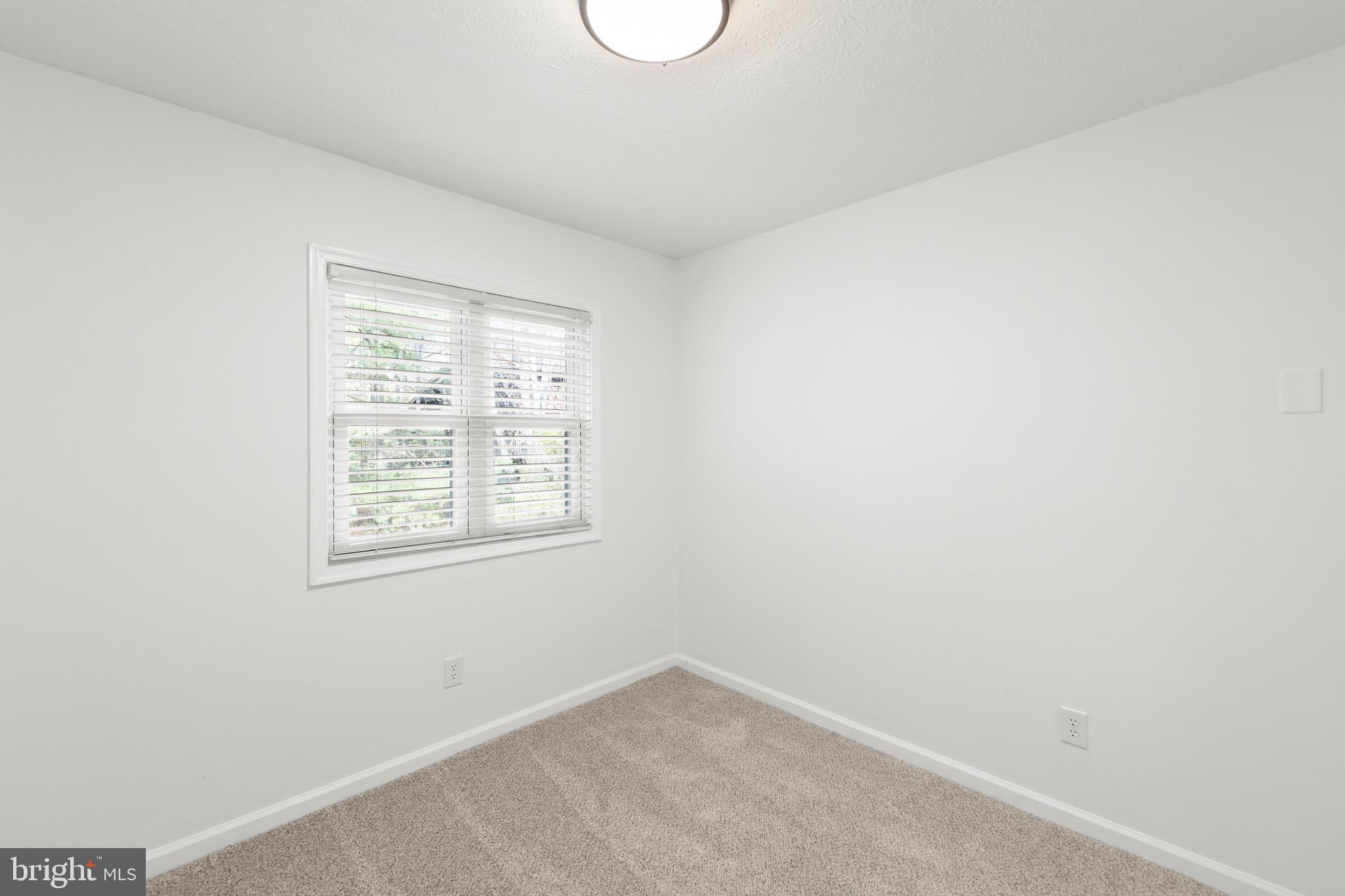 LAKE HOLIDAY ESTATES - Residential