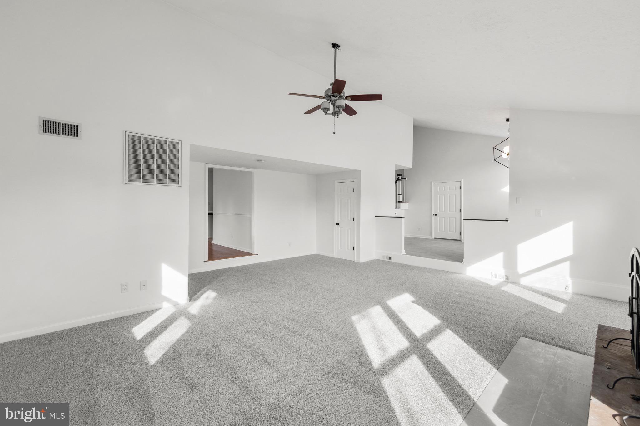 LAKE HOLIDAY ESTATES - Residential