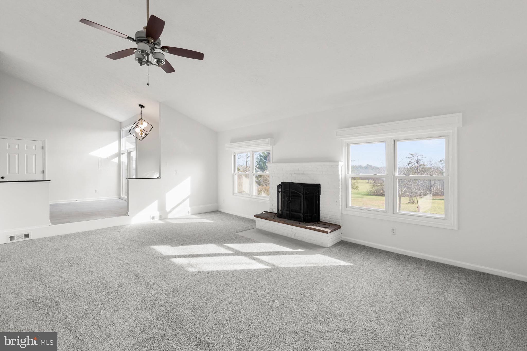 LAKE HOLIDAY ESTATES - Residential