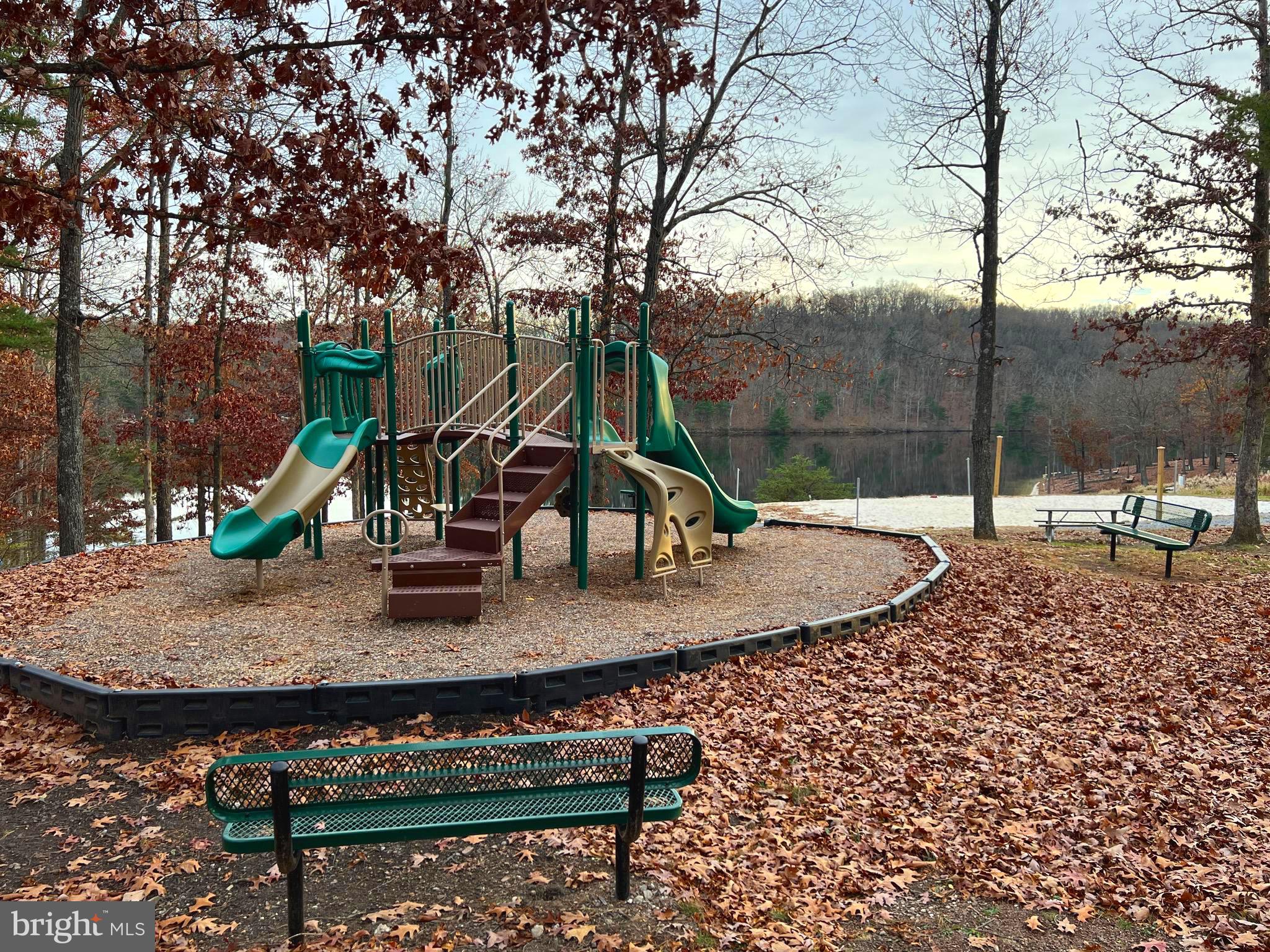 LAKE HOLIDAY ESTATES - Residential