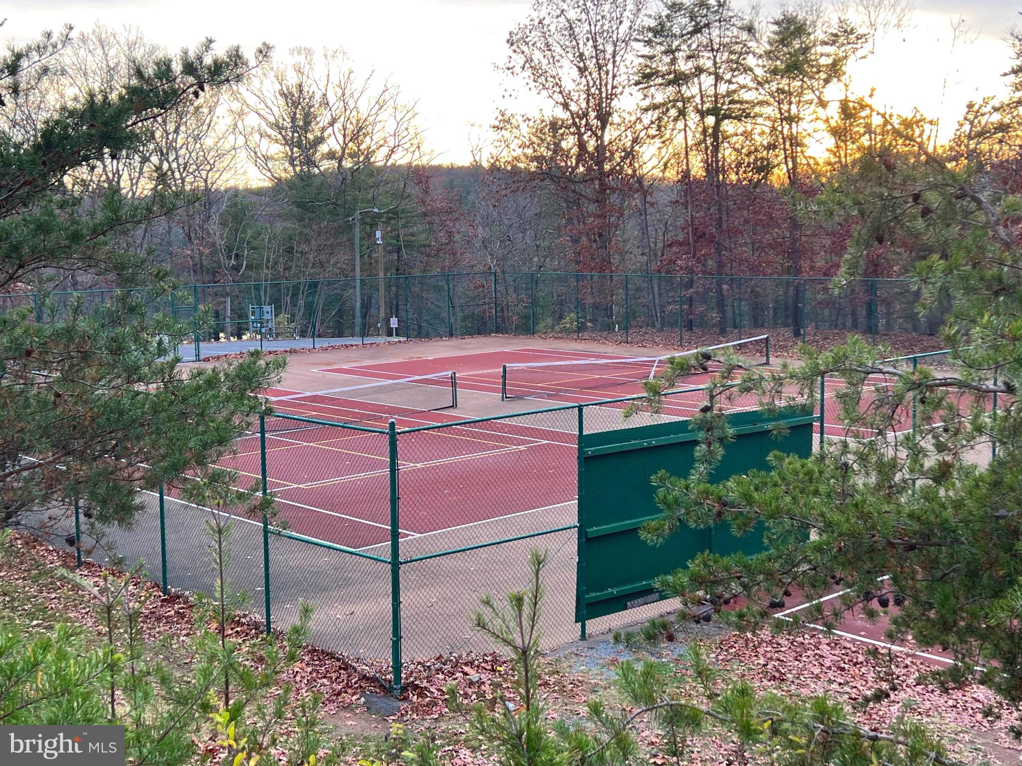 LAKE HOLIDAY ESTATES - Residential