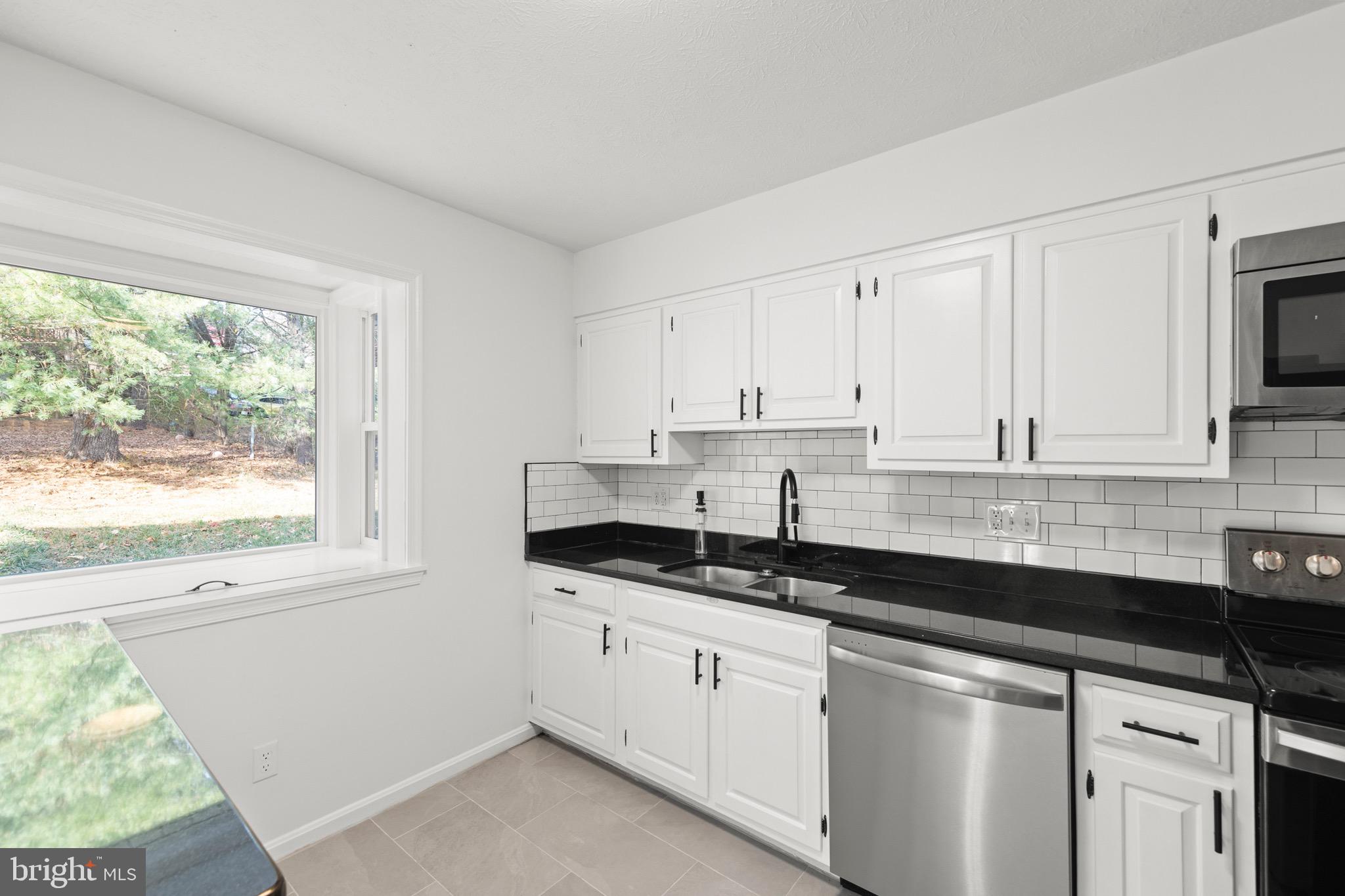 LAKE HOLIDAY ESTATES - Residential