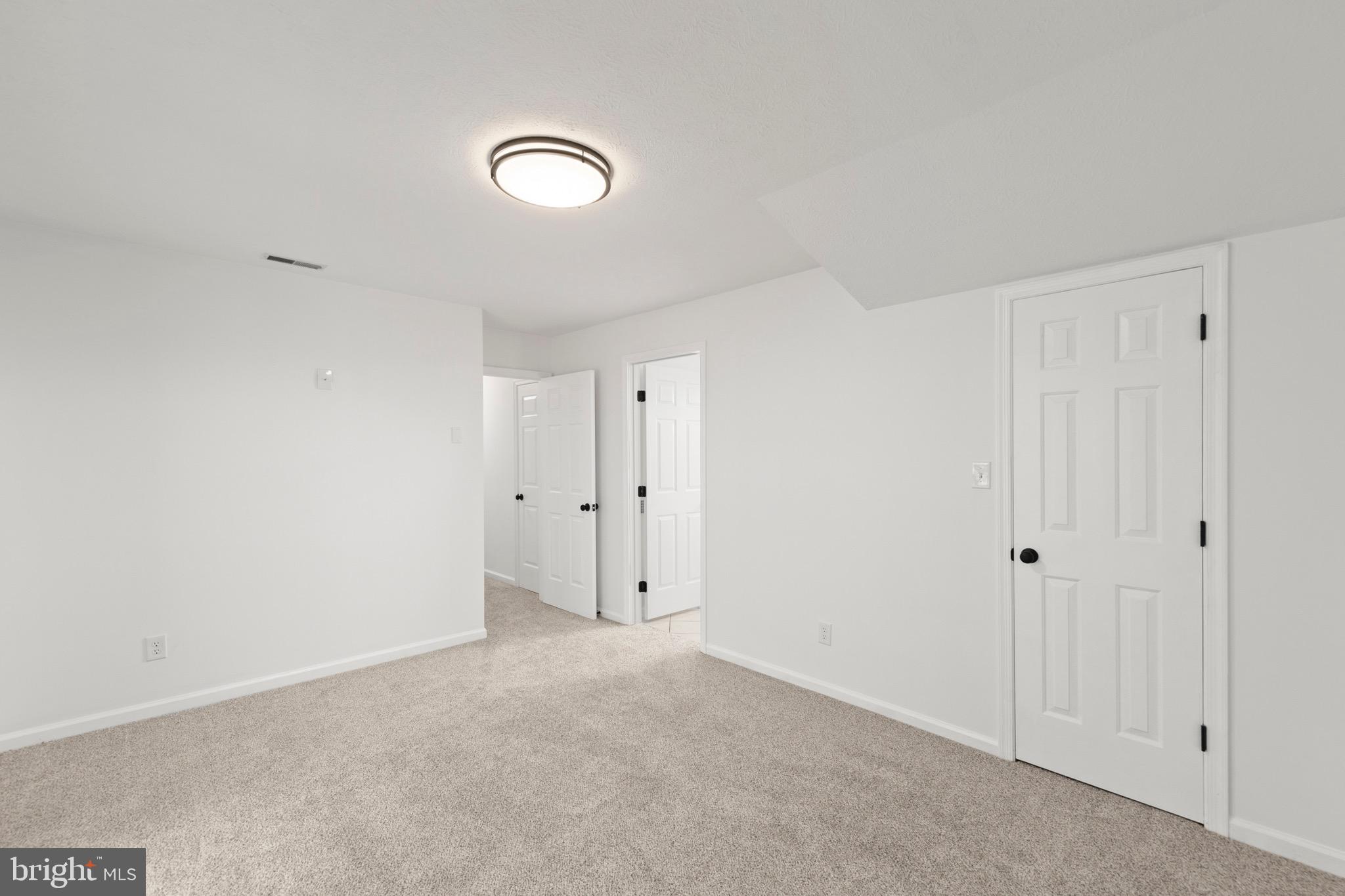 LAKE HOLIDAY ESTATES - Residential