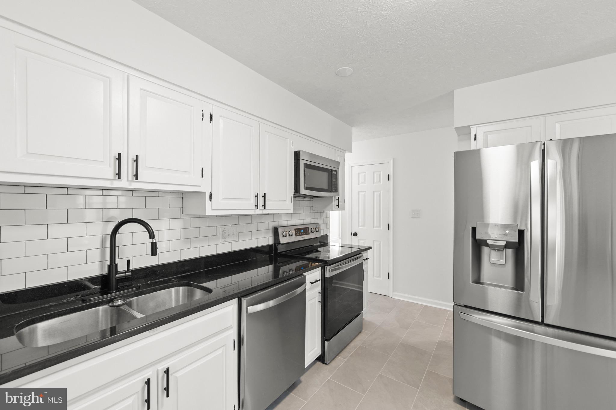 LAKE HOLIDAY ESTATES - Residential