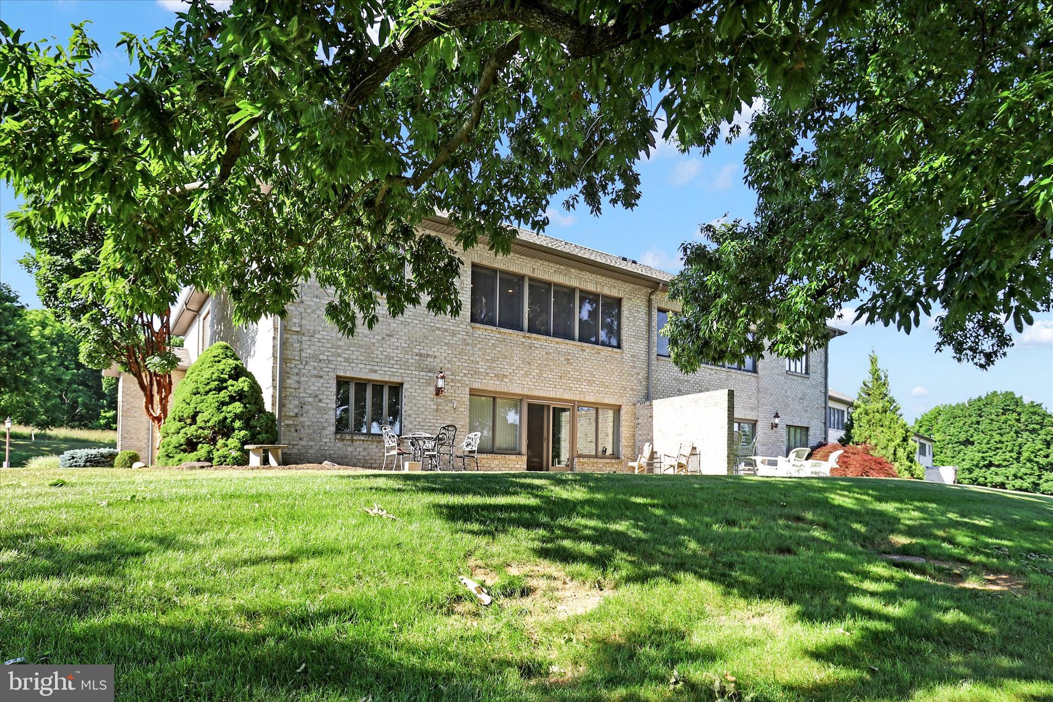 PENN NATIONAL GOLF COURSE COMMUNITY - Residential