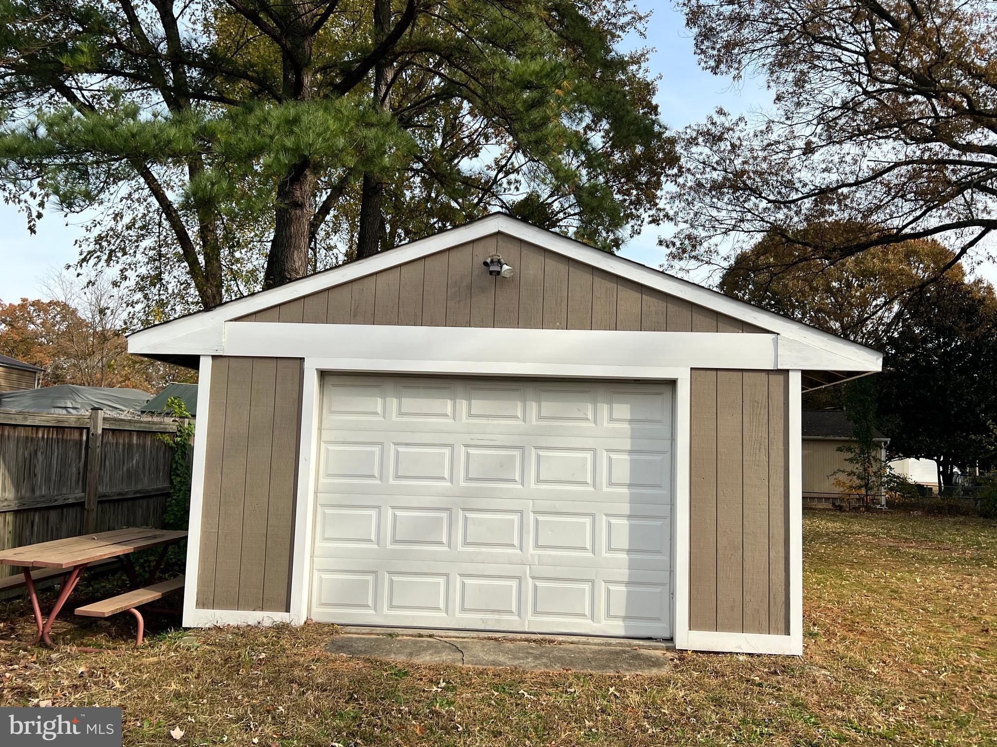 WILL-O-BROOK - Residential Lease