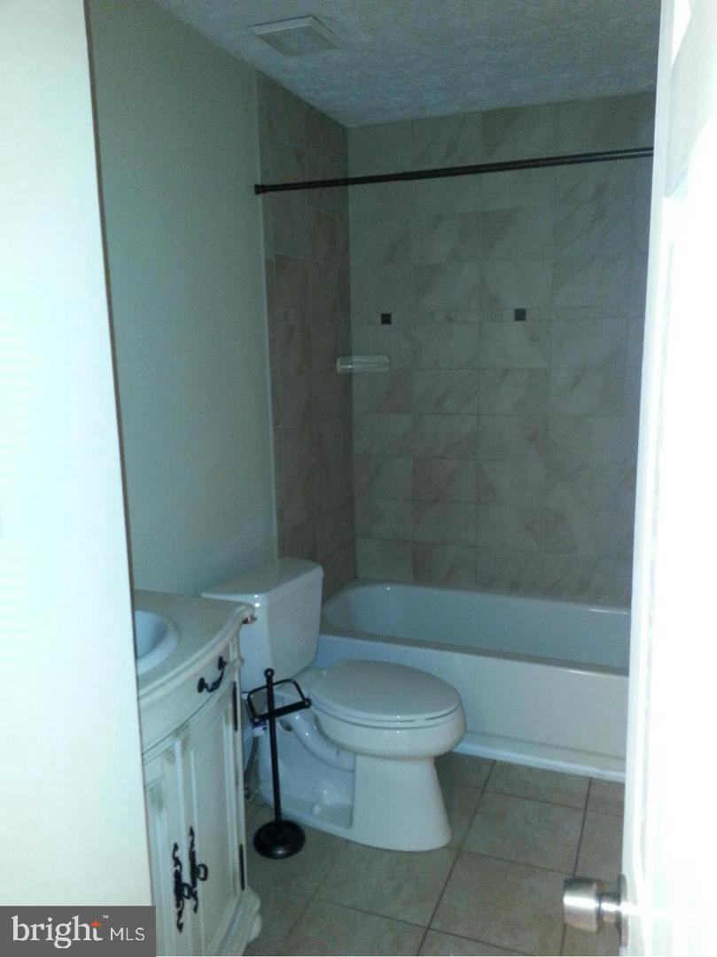 KETTERING BY THE PARK I - Residential Lease