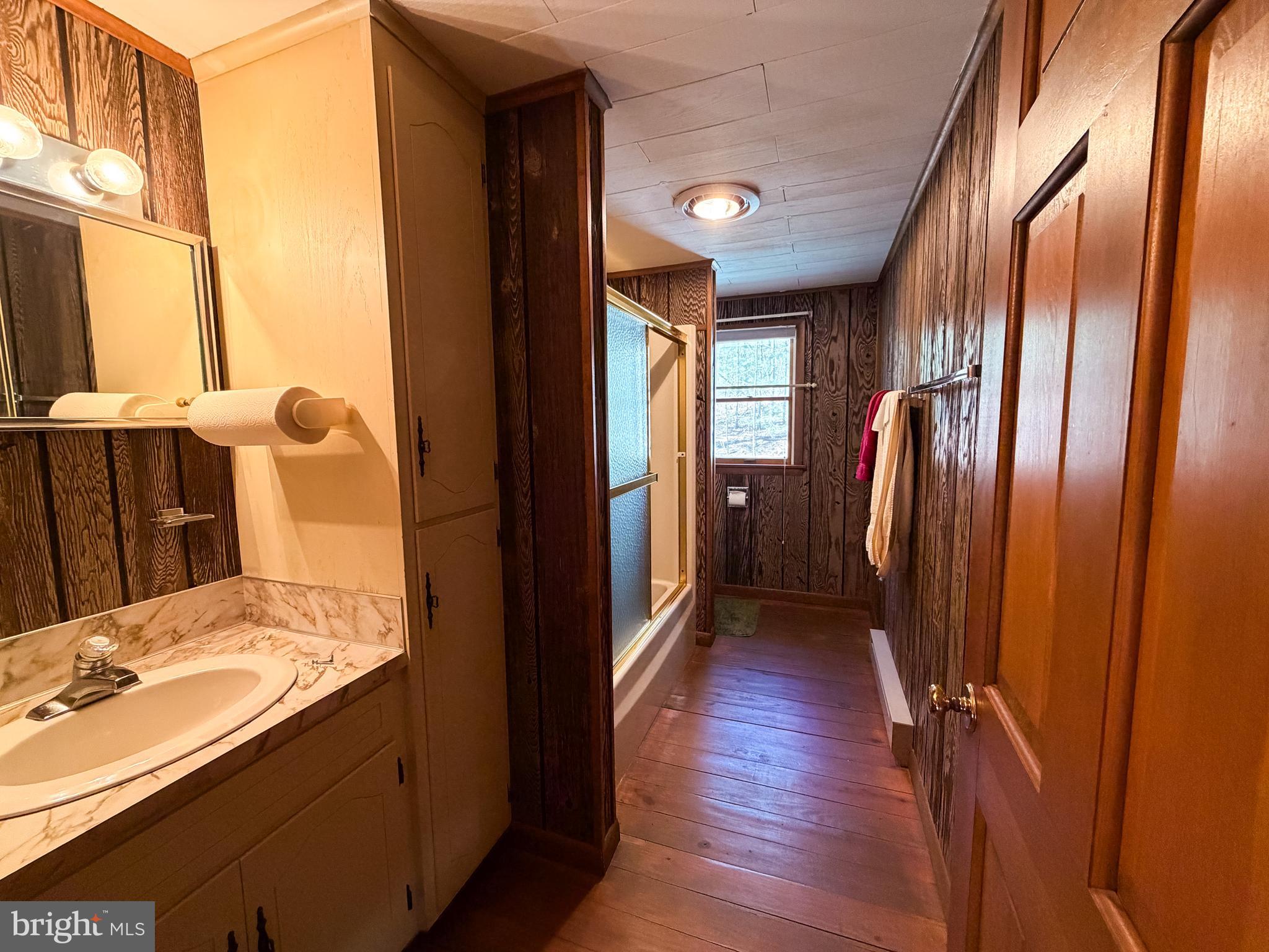 HOUSER - Residential