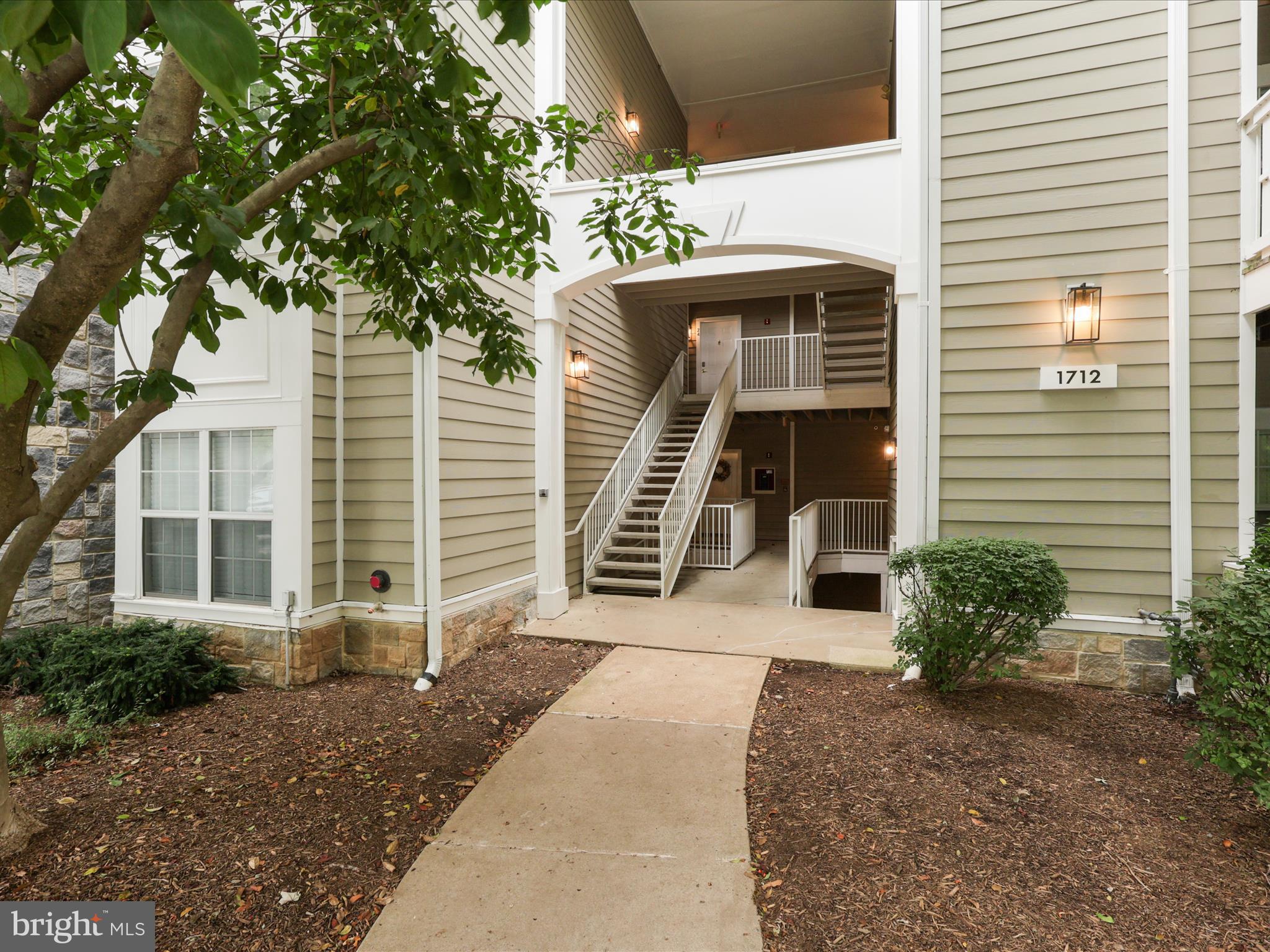 1712 LAKE SHORE CREST DRIVE 26