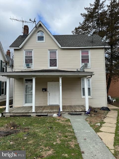 Main image without alt text