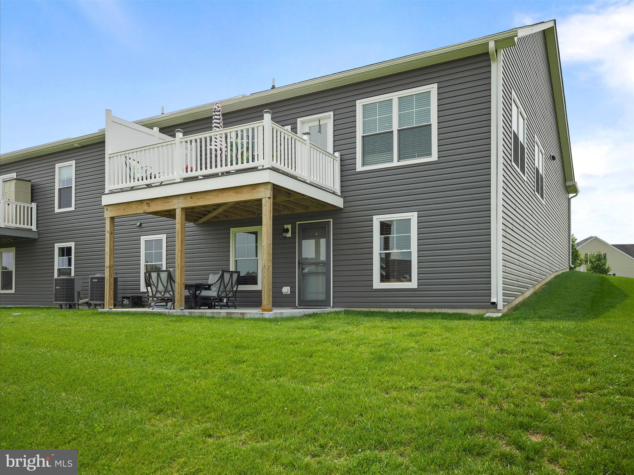 537 SHOOK COURT E