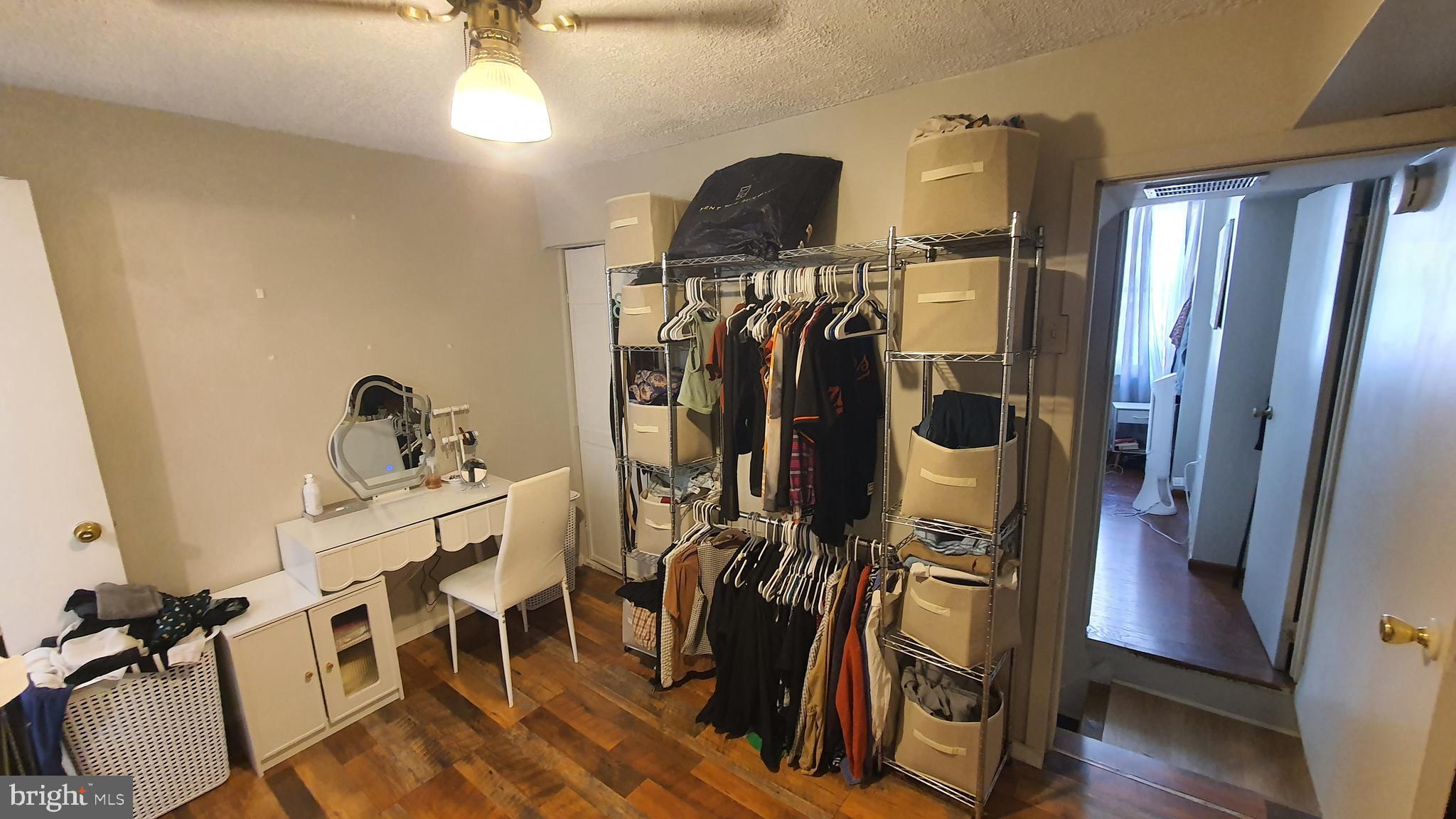 RIVERSIDE - Residential