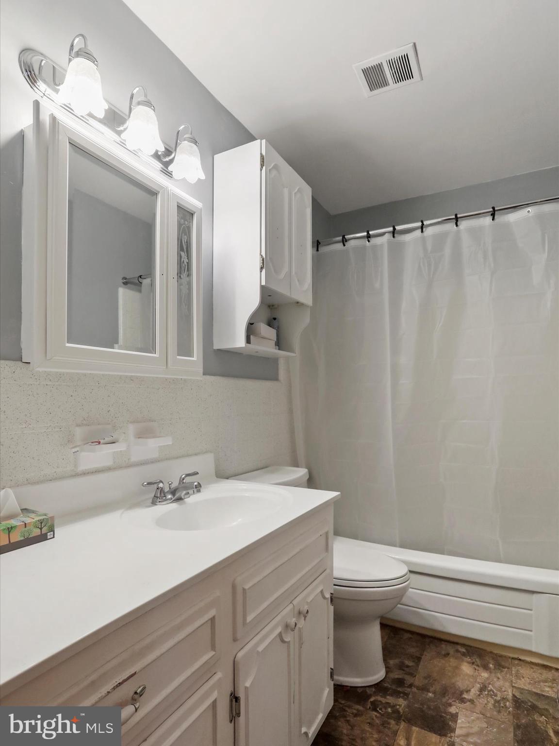 COLONIAL PARK - Residential