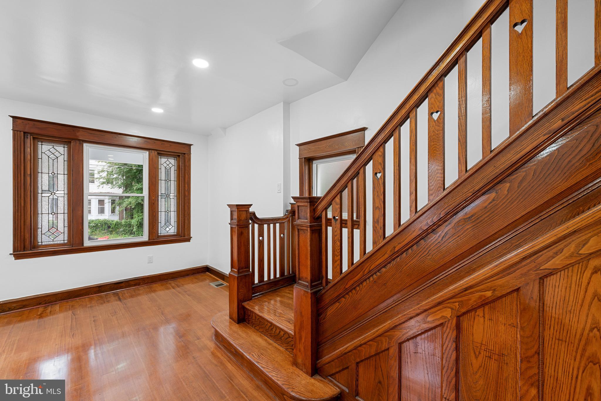 CRESCENTVILLE - Residential