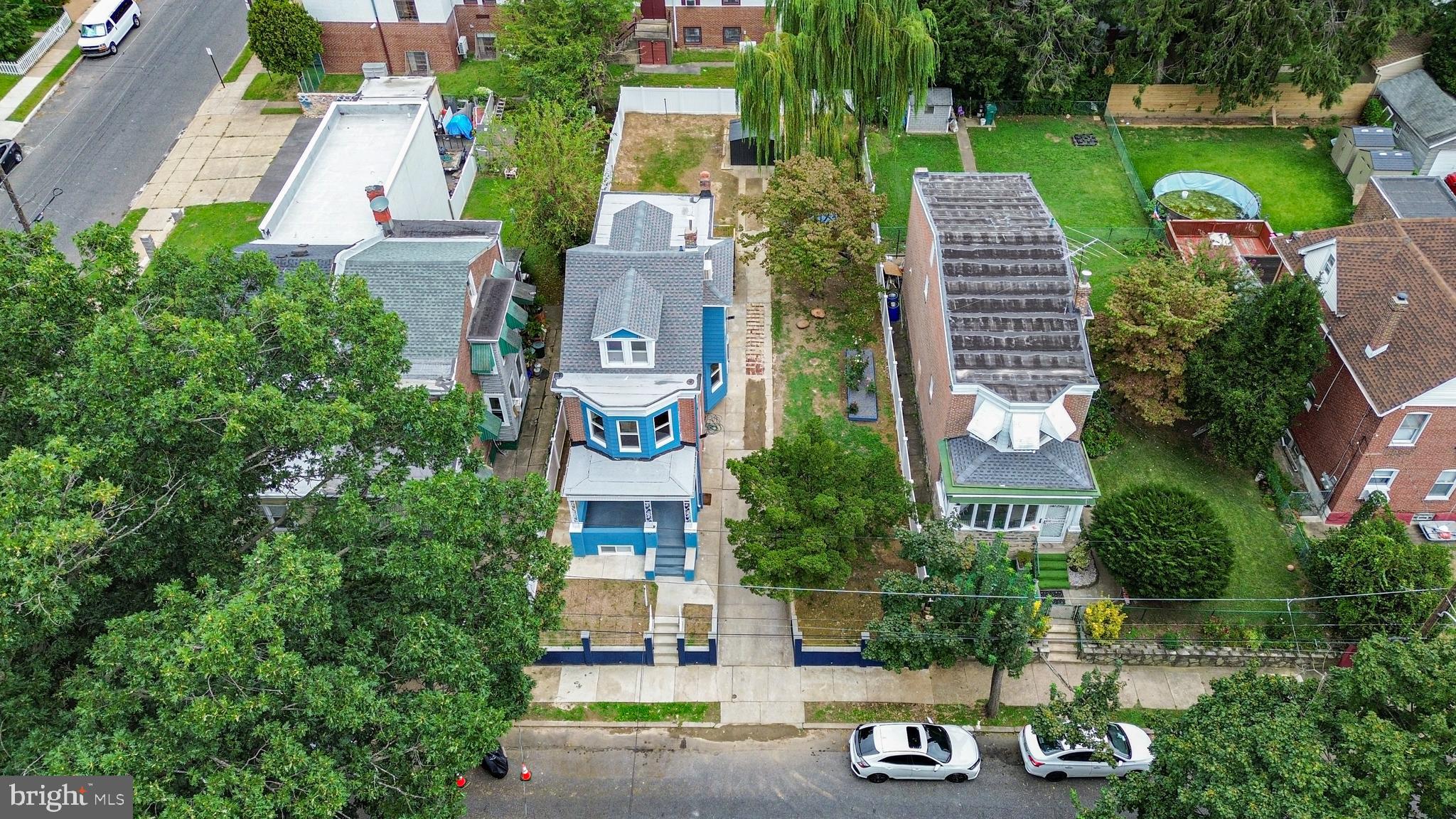 CRESCENTVILLE - Residential