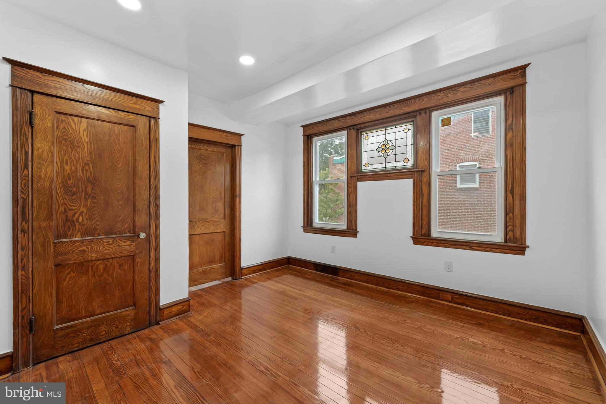 CRESCENTVILLE - Residential