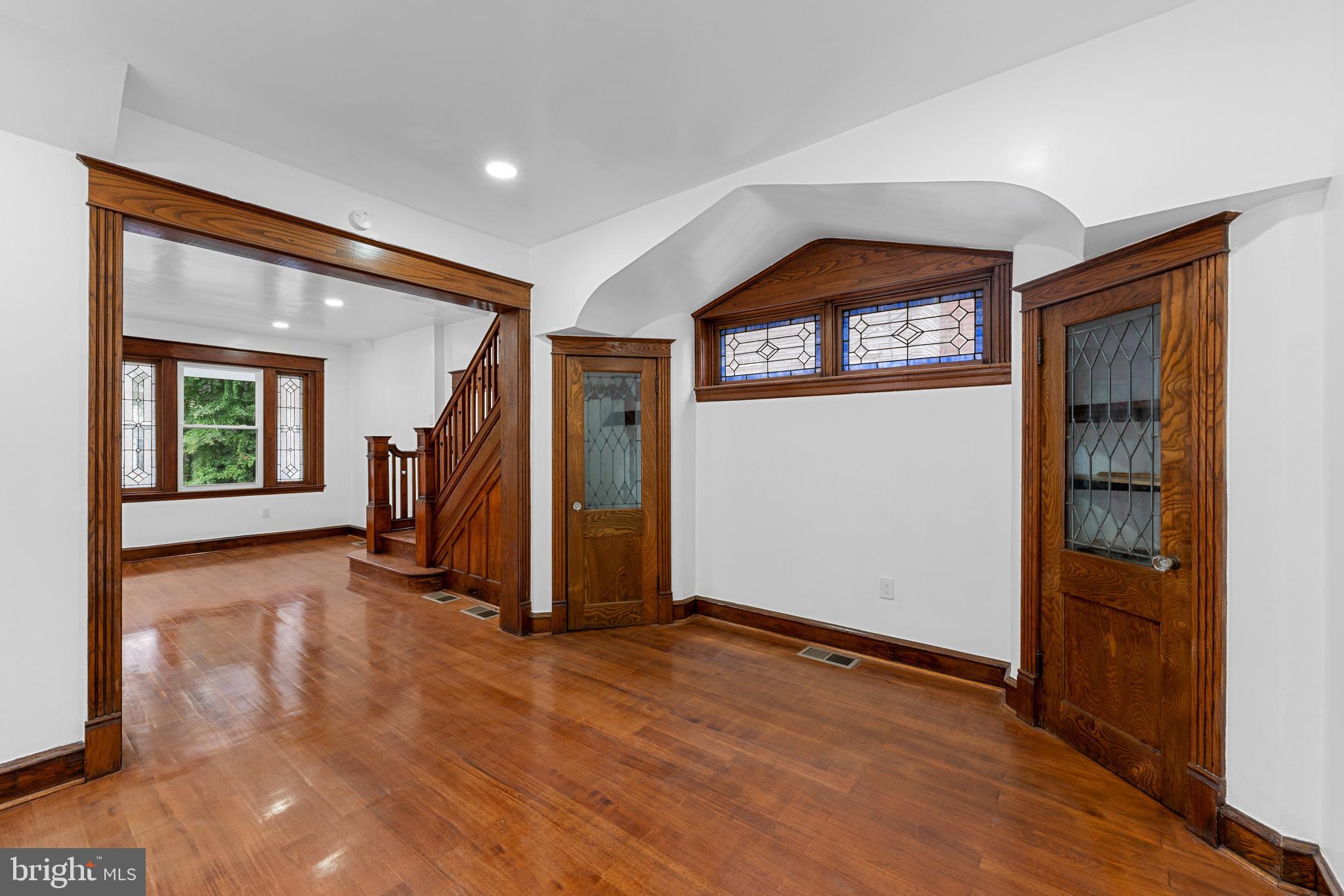 CRESCENTVILLE - Residential