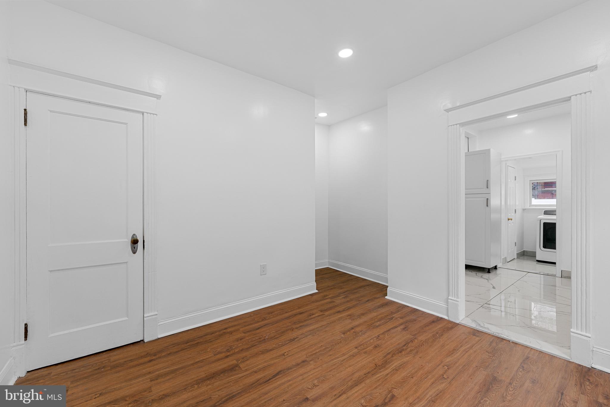 CRESCENTVILLE - Residential