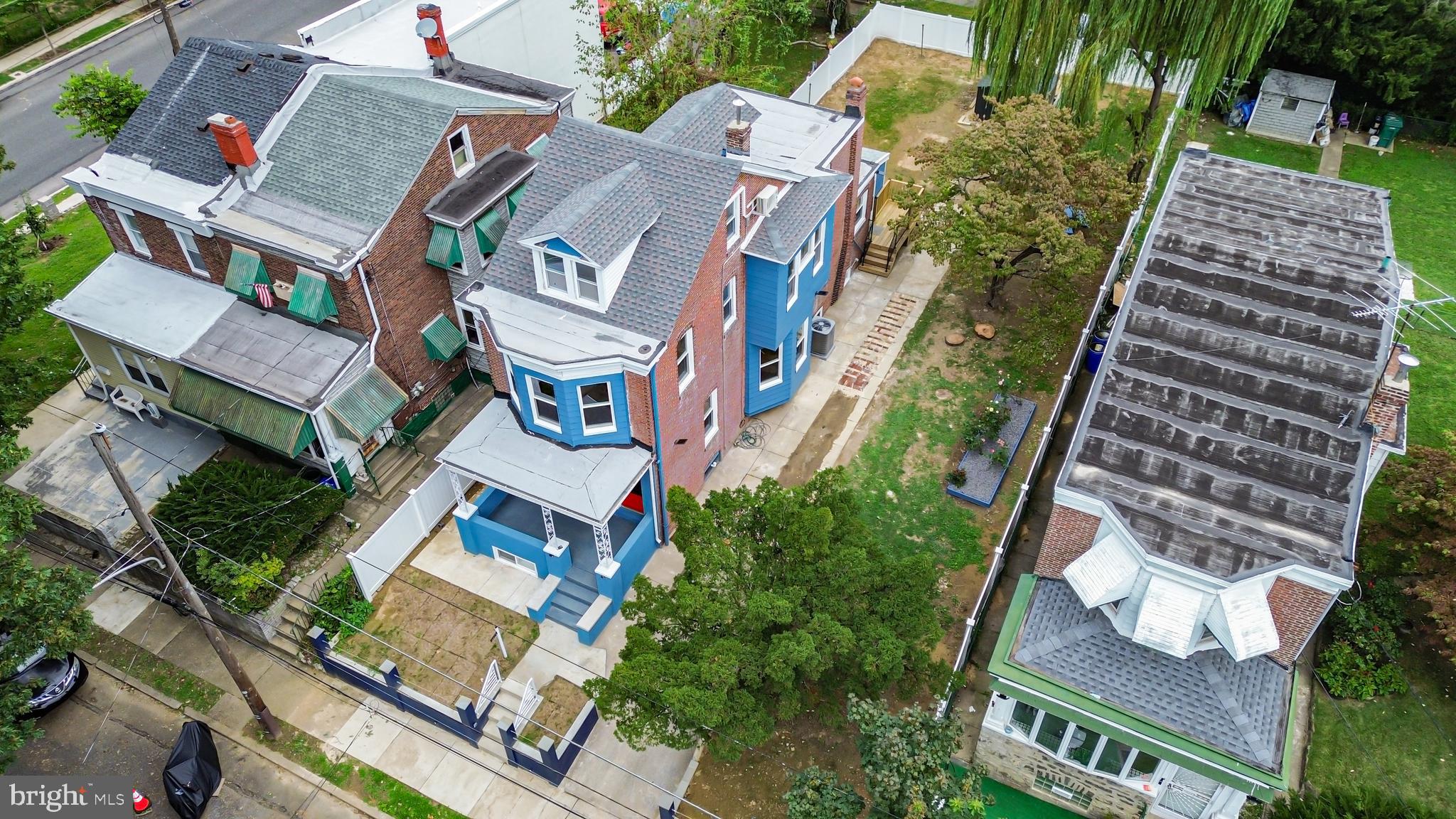 CRESCENTVILLE - Residential