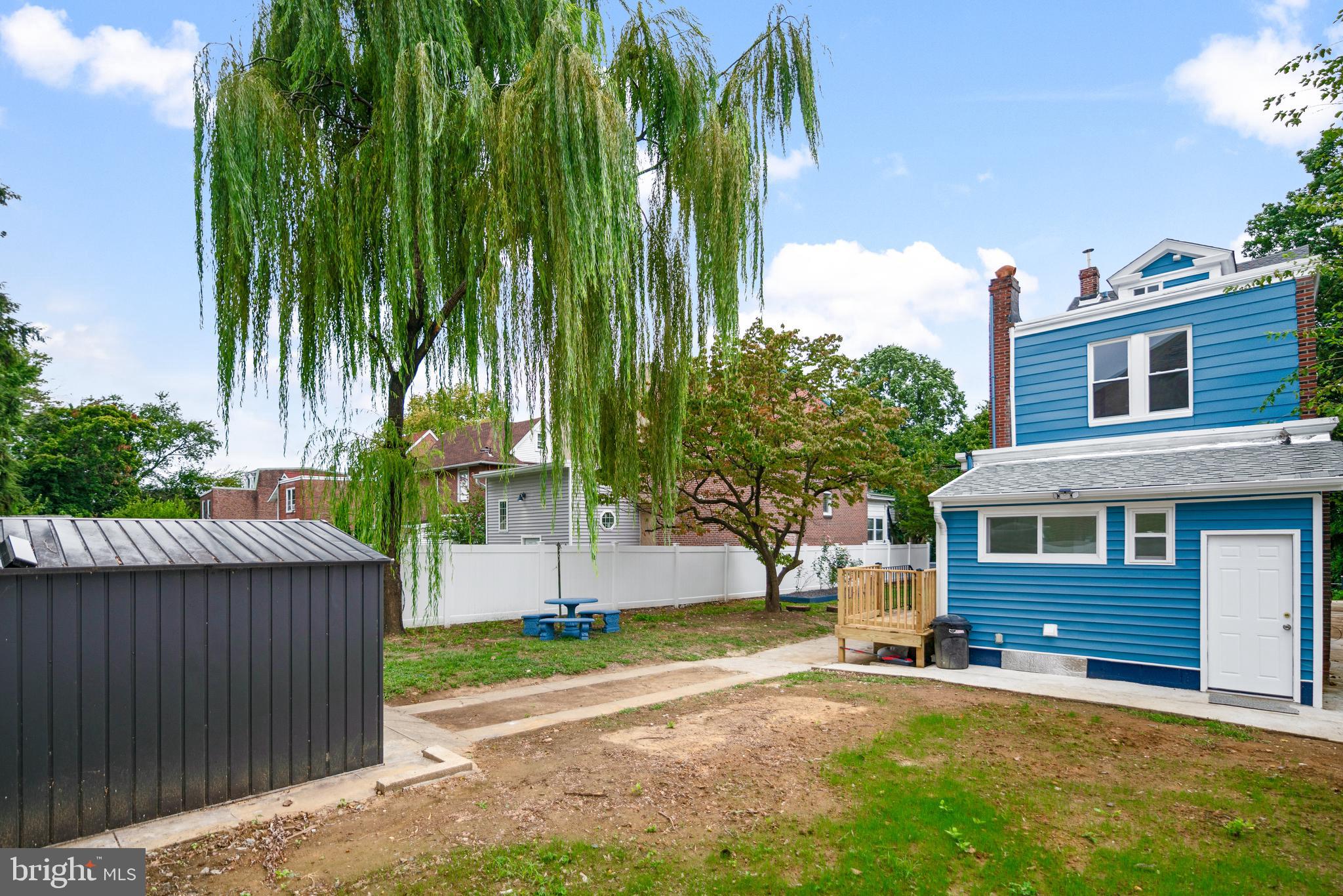 CRESCENTVILLE - Residential