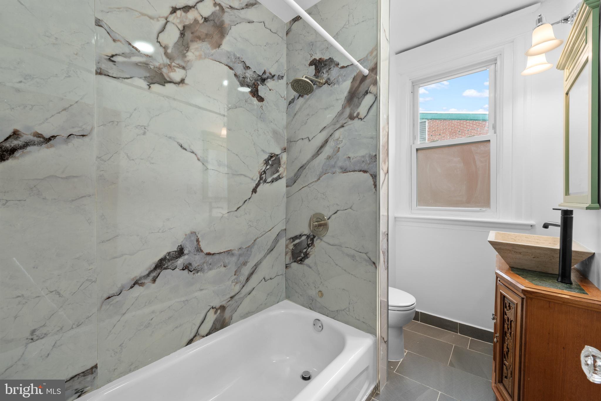 CRESCENTVILLE - Residential