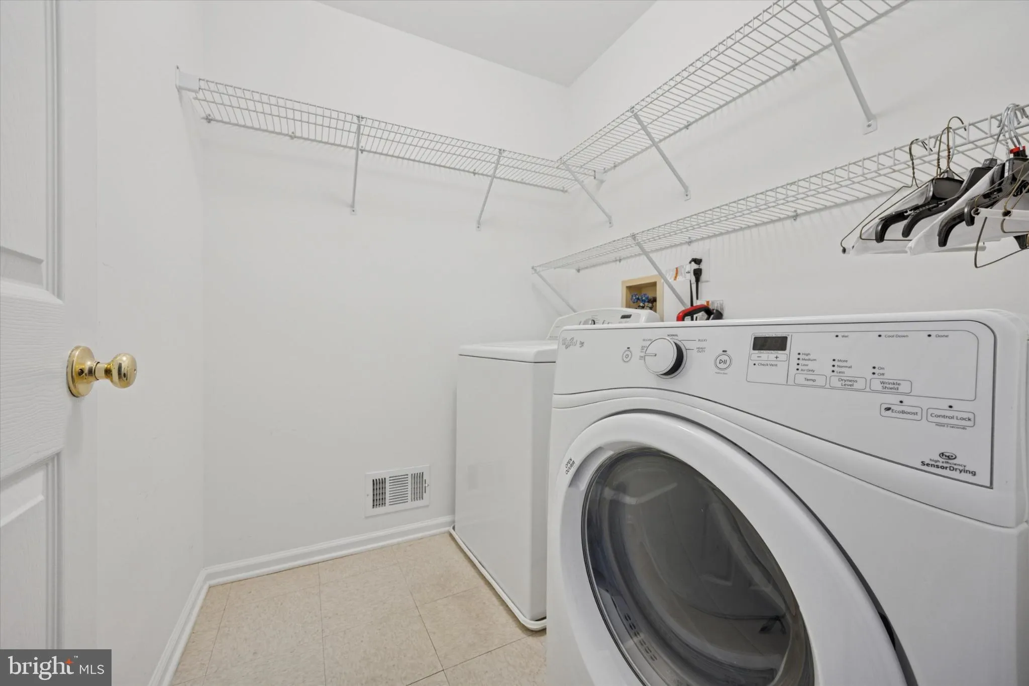 Pennington, New Jersey 08534, United States, 3 Bedrooms Bedrooms, ,3 BathroomsBathrooms,Residential,Active,207034