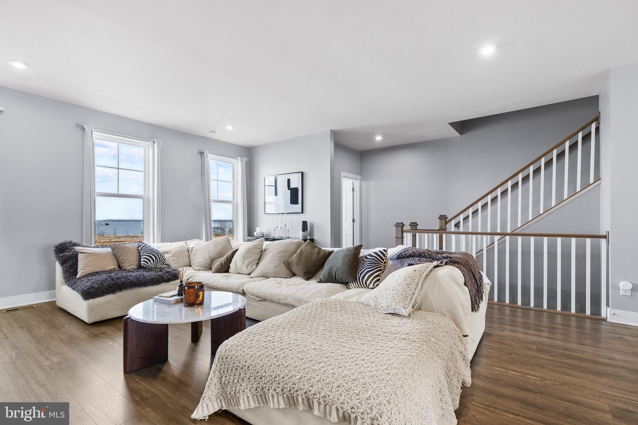 POTOMAC SHORES - Residential