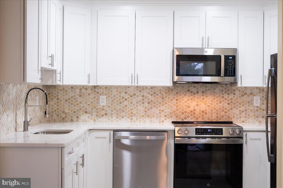 275 GREEN STREET 5L7