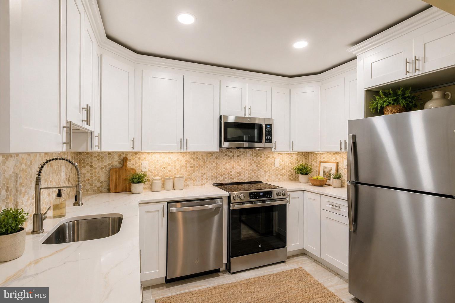 275 GREEN STREET 5L7