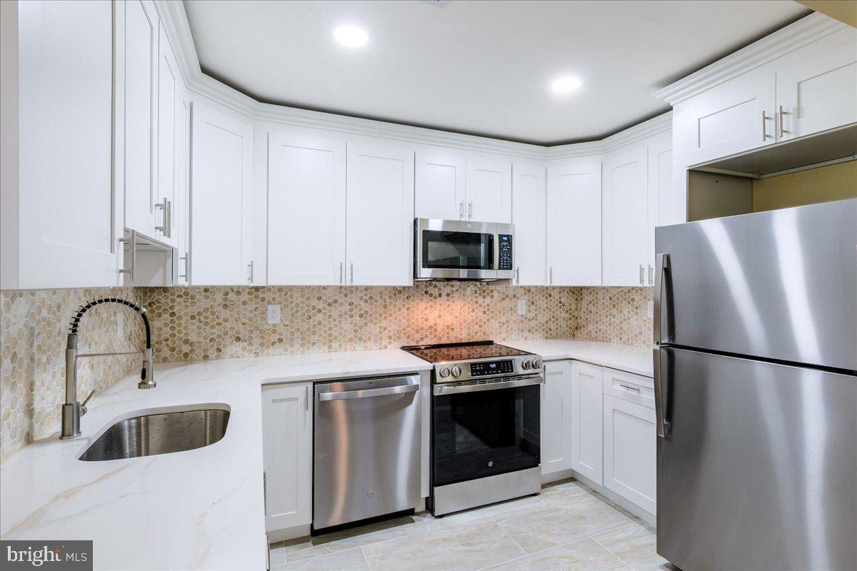 275 GREEN STREET 5L7