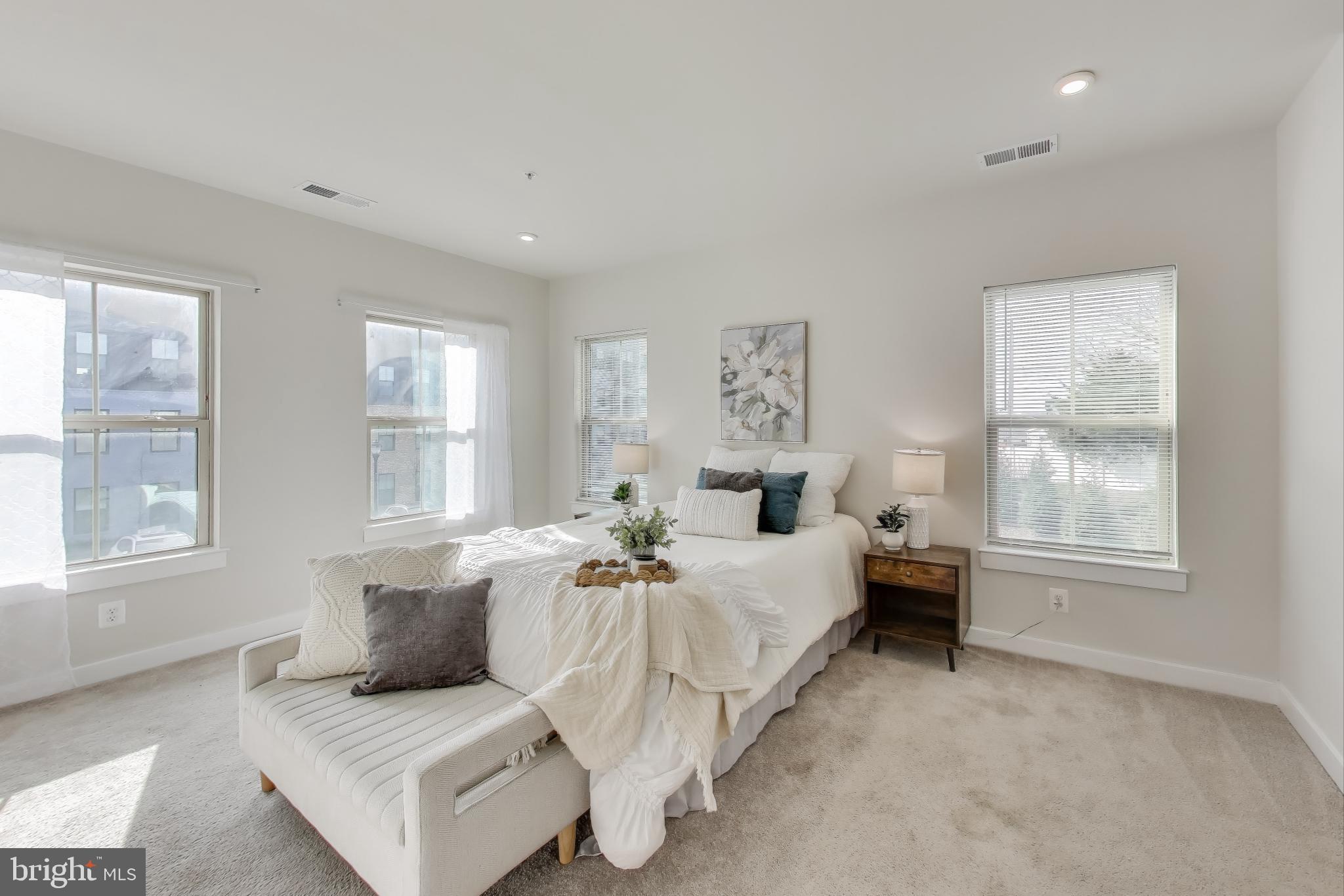 PADDOCK POINTE - Residential Lease