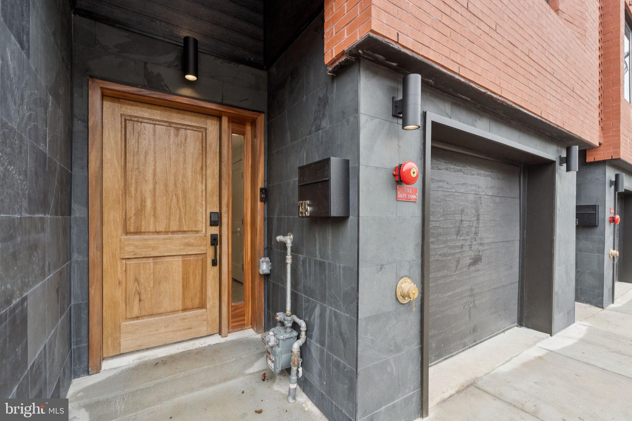 FAIRMOUNT - Residential