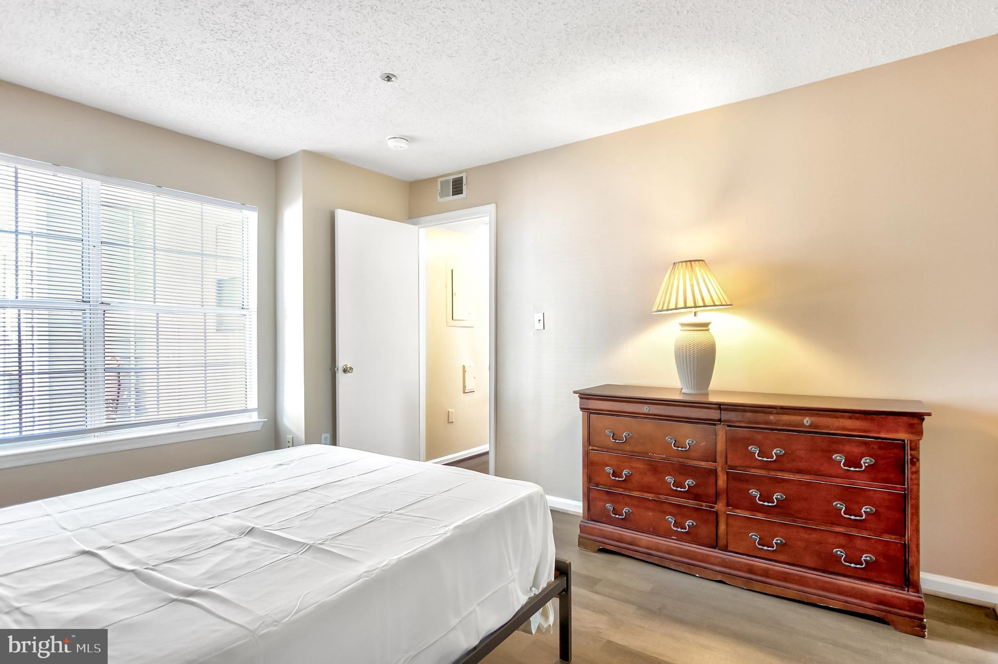 THE VISTAS - Residential Lease