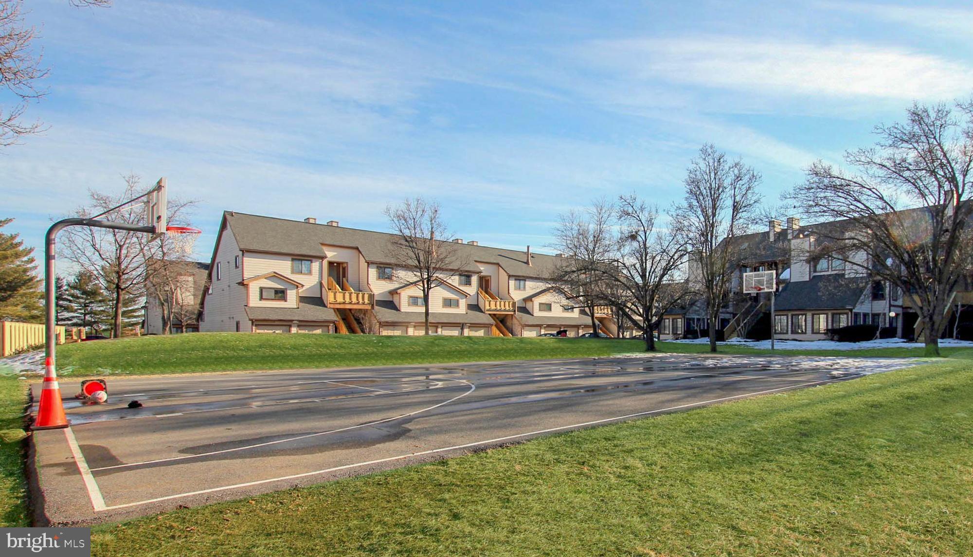 THE VISTAS - Residential Lease